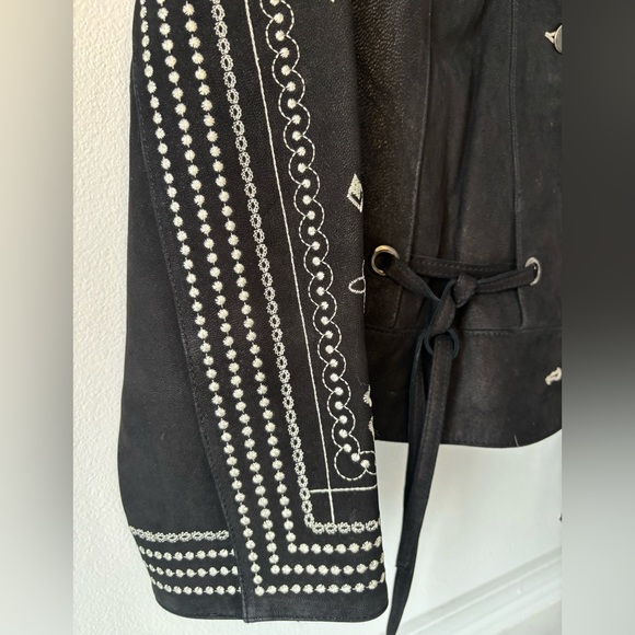 Tristant & Iseut - Black Suede Jacket with Shearling Collar - Picture 2 of 11